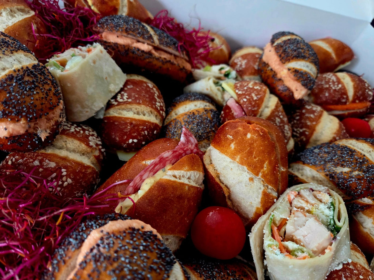 Plateau de petits pains garnis